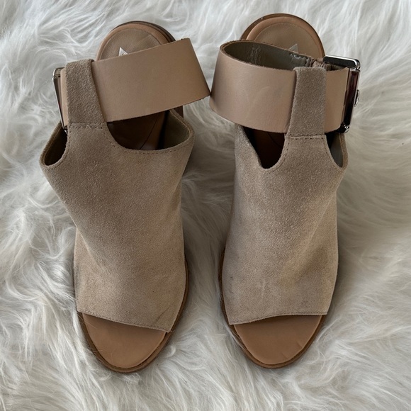 Marc Fisher Mlvashi Suede Buckle Heeled Sandals size 6.5 - Picture 3 of 13